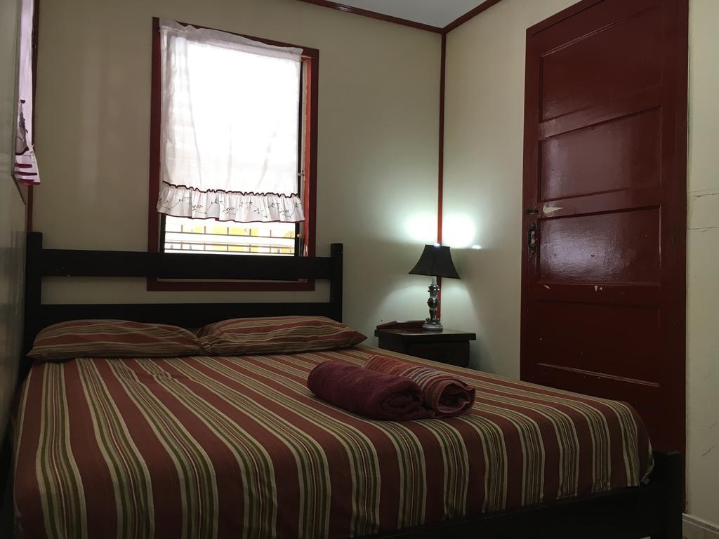 Mara'S Place Hotel Caye Caulker Esterno foto